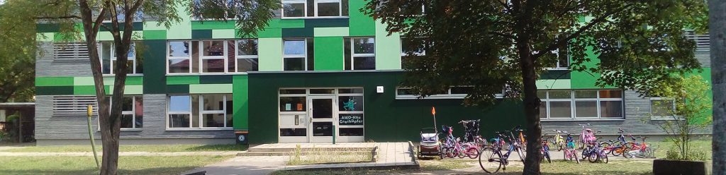 Kita Grashuepfer, Haus und Eingang