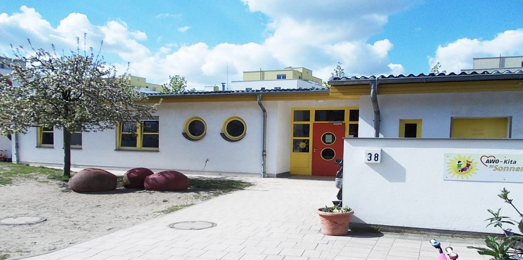 Kita Sonnenkinder, Haus und Eingang