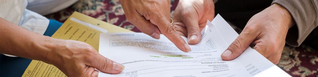 Nachbarschaftsmittlerhilft beim Formulare ausfüllen