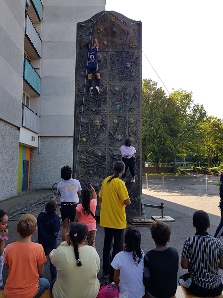 AWO Kieztreff LA Kletterturm Eröffnung