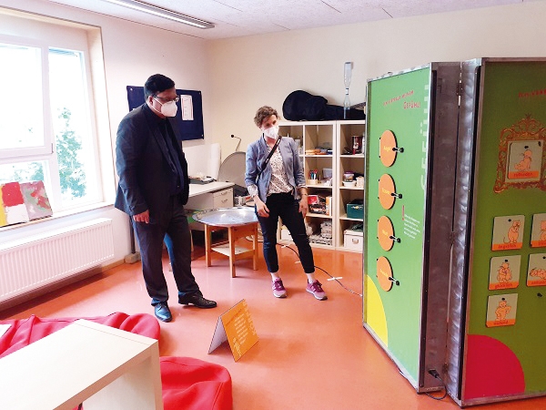 Kita Märcheninsel Ausstellung 2022 mit Besuch von Bürgermeister Herr Grunst