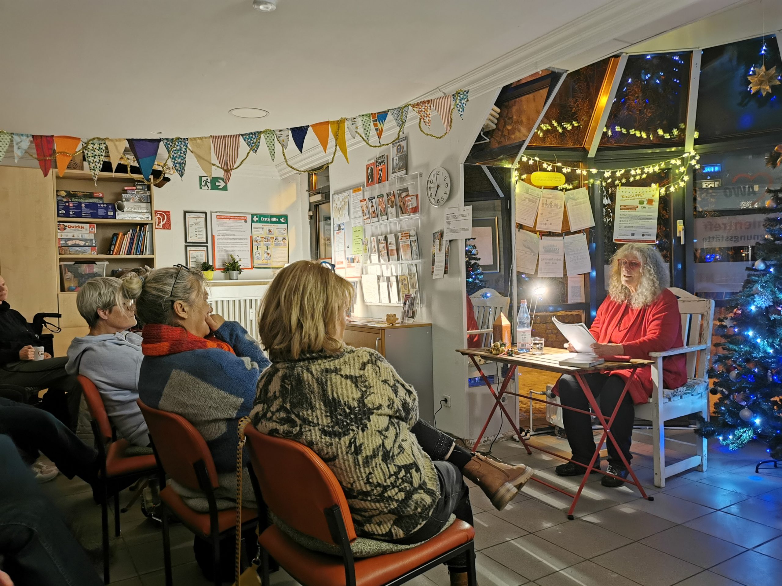AWO Lesung im "Muehlentreff" Buch "Mörderische Schwesten" 2023