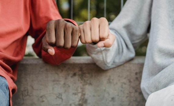 Foto: pexels_©Budgeron Bach_5159238_Freunde