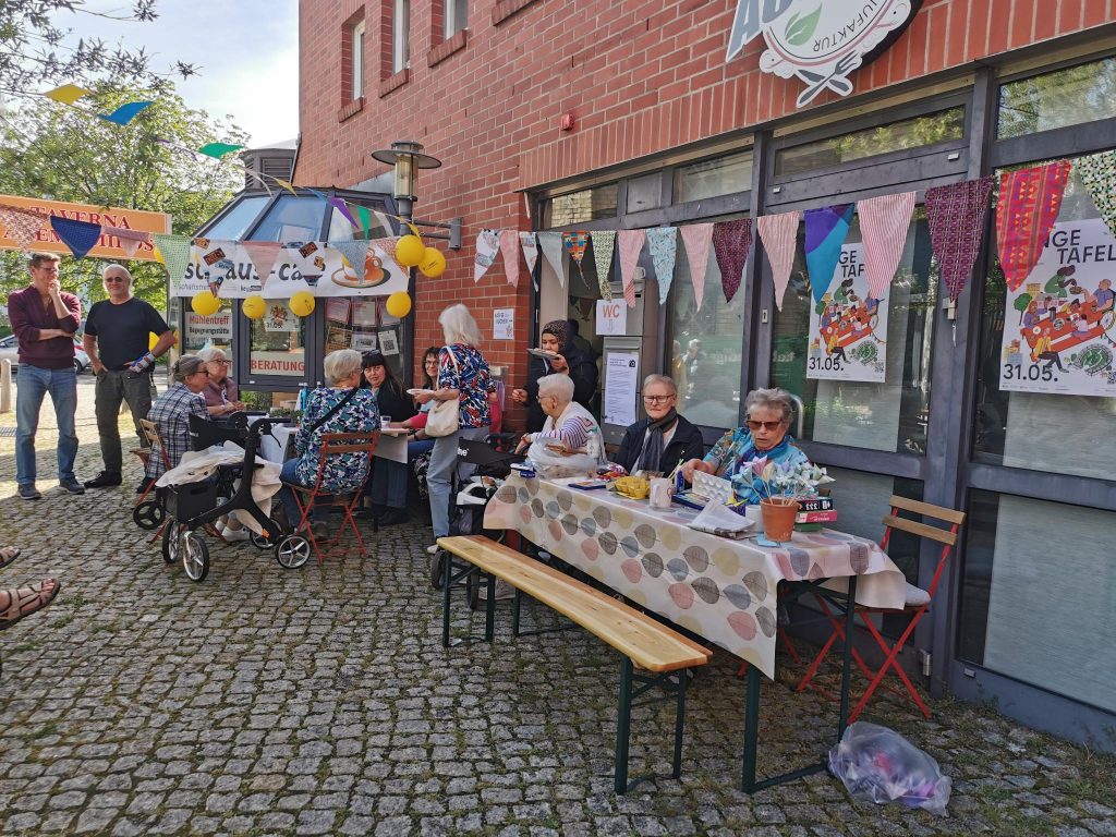 AWO Mühlentreff, Lange Tafeln, Nachbarschaft