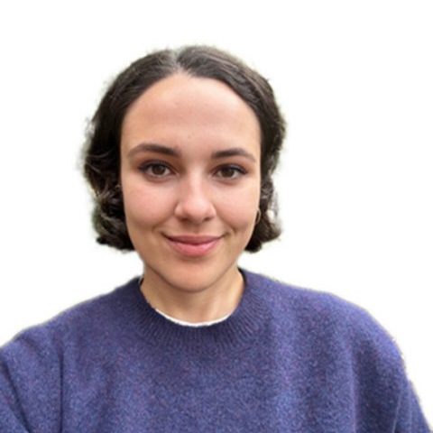 Elternbegleiterin an der Schliemann-Grundschule in Berlin-Neukoelln, Portraet von Laura Hess